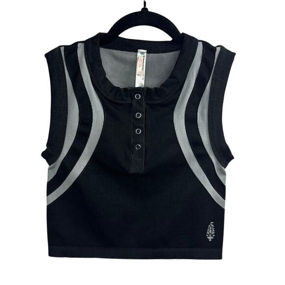 New Free People Movement Free Kick Crop Henley Black Muscle Tank Women's Size XS - Picture 4 of 8